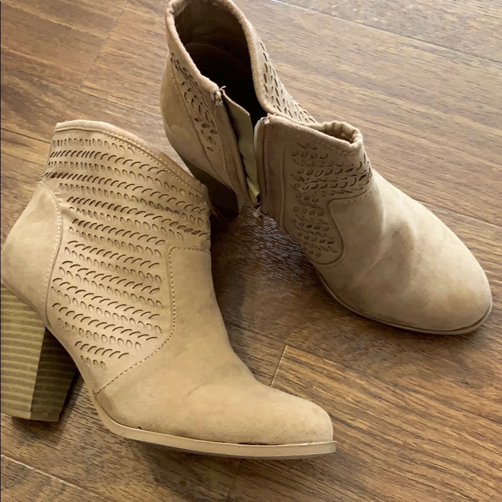 A.N.A Bootie